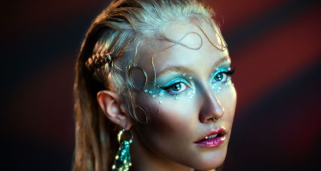 Chloe Moriondo’s Oyster Is a Submerged Daydream in Synth and Sentiment Chloe Moriondo’s Oyster Is a Submerged Daydream in Synth and Sentiment