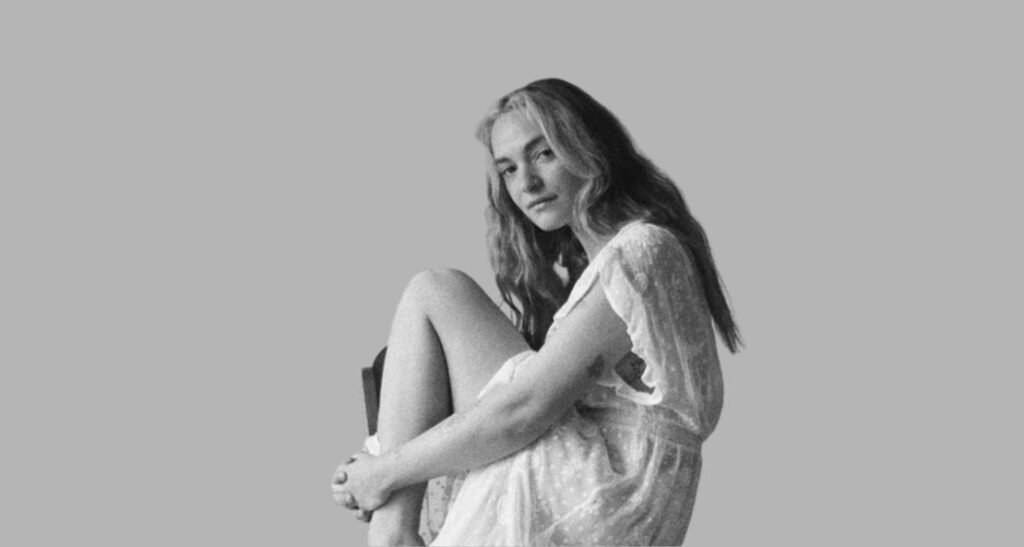 néomí’s Do You Want To Be Honest? Is a Gentle Collision of Stillness, Unrest, and Echoed Goodbyes néomí’s Do You Want To Be Honest? Is a Gentle Collision of Stillness, Unrest, and Echoed Goodbyes