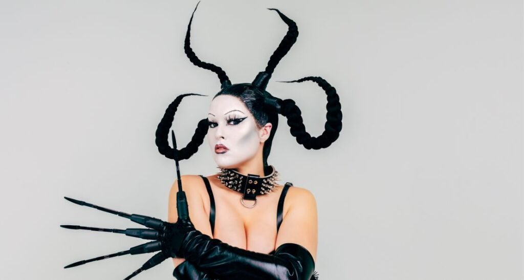 EMM’s DUMB Is a Sonic Firestorm That Refuses to Be Tamed EMM’s DUMB Is a Sonic Firestorm That Refuses to Be Tamed