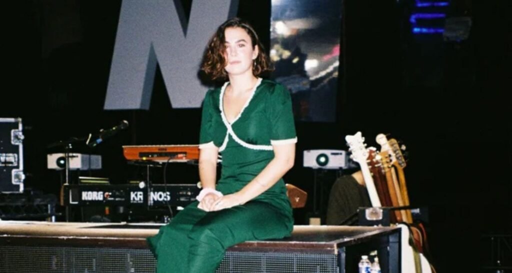 Morea’s Year by Year Is a Gentle Freefall Through Time and Memory
