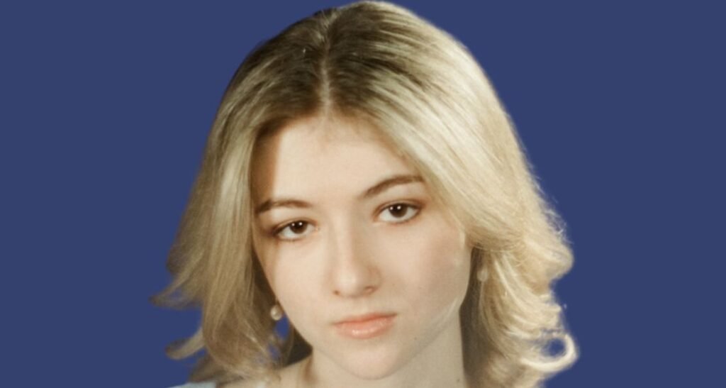 Ava Valianti’s Laugh Track Is the Sound of Spiralling with a Smile