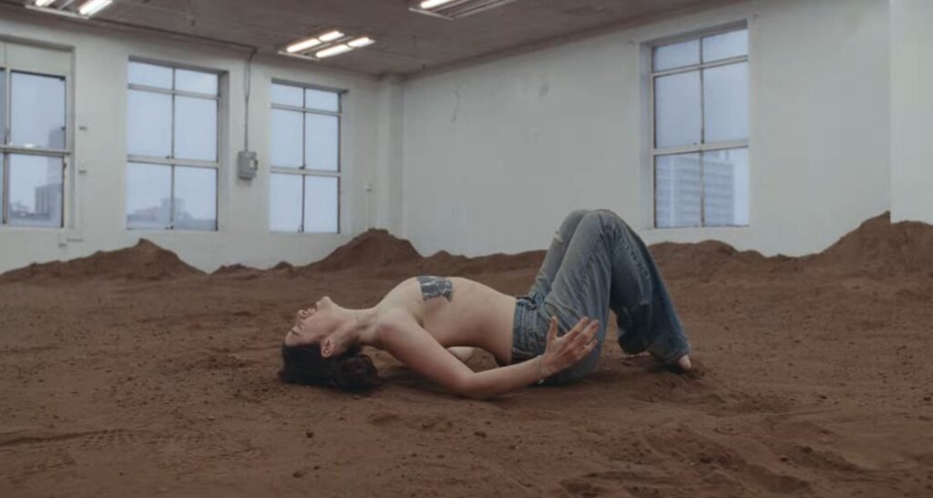 Lorde’s Man of the Year Lyrics Meaning: Duct Tape, Gender, and a Sonic Unbinding