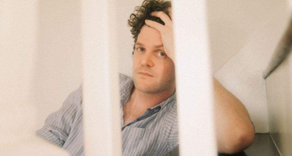 Wingtip Bloodstream: A Dizzy Indie-Pop Rush That Won’t Sit Still