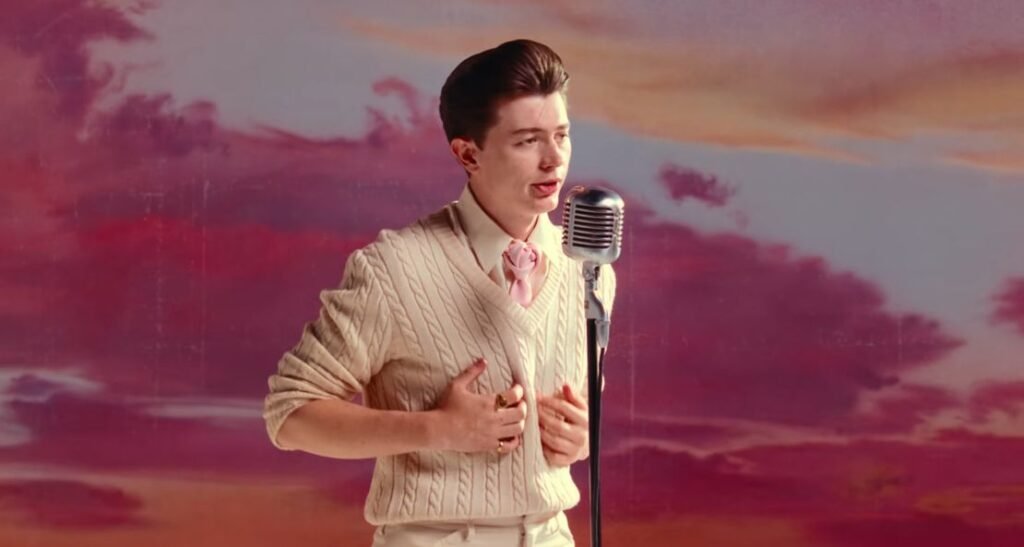 Sweetness Lyrics Meaning: Elliot James Reay’s Vintage Dream Spun in Modern Gold Sweetness Lyrics Meaning: Elliot James Reay’s Vintage Dream Spun in Modern Gold