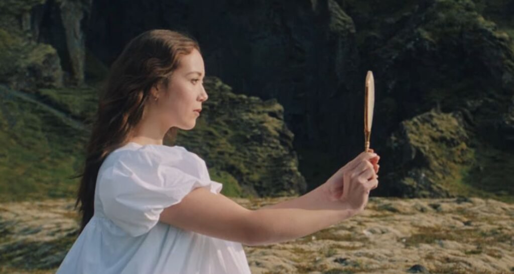 Laufey Snow White Lyrics Meaning: Vulnerability & Perfection