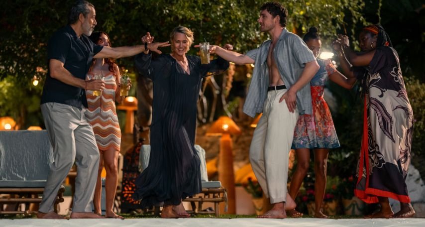 Howard Sanderson (Waleed Zuaiter), Laura Sanderson (Robin Wright) , and Daniel Sanderson (Laurie Davidson) inTHE GIRLFRIEND Photo: CHRISTOPHER RAPHAEL © AMAZON CONTENT SERVICES LLC