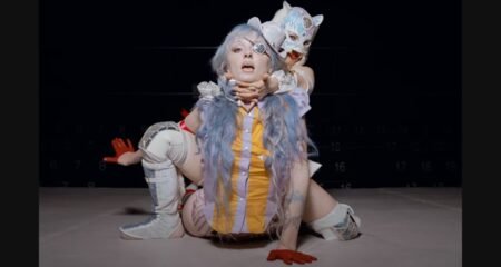 Ashnikko Smoochie Girl video review starring Starlight kid