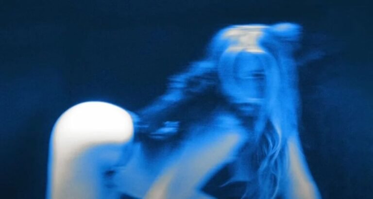 Tate McRae “Tit For Tat” Review & Meaning: Cool Clapback, Tour Timing, and Who It Might Be About