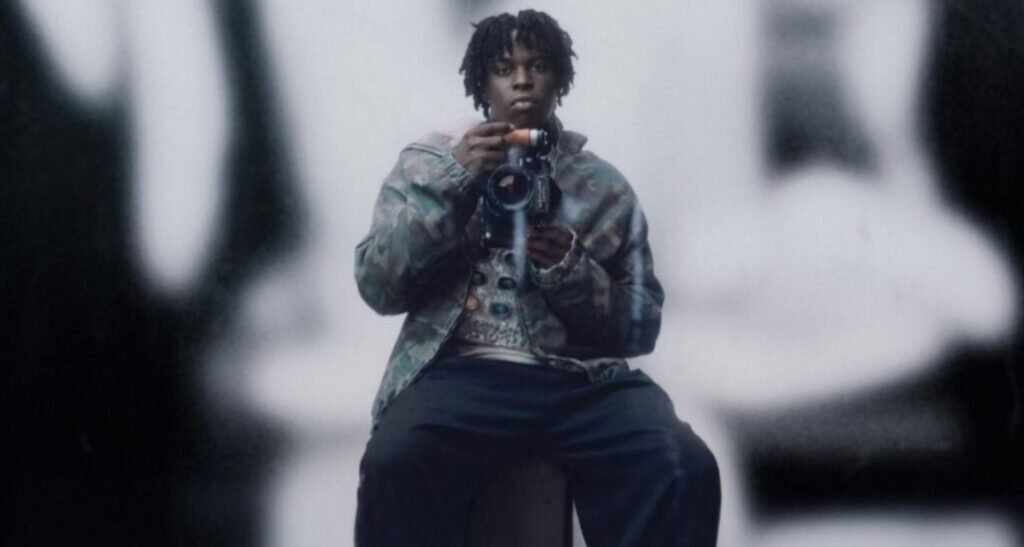 Daniel Caesar ‘Moon’ Review: Bon Iver’s quiet gravity meets a late-night vow