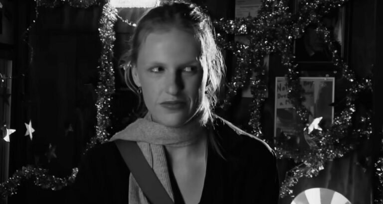 Audrey Hobert's "Sex and the city" Video Drops