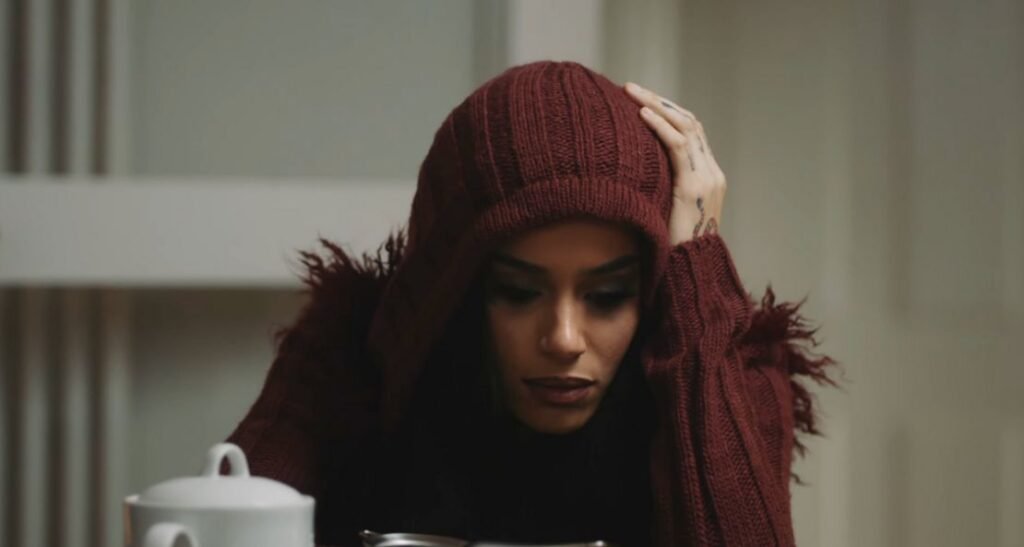 Lost Girl Serves Heartbreak Elegance on ‘Pretty Liar’ Lost Girl Serves Heartbreak Elegance on 'Pretty Liar'