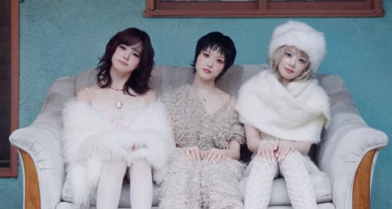 XG's "4 SEASONS" Review: Heartbreak Through Time