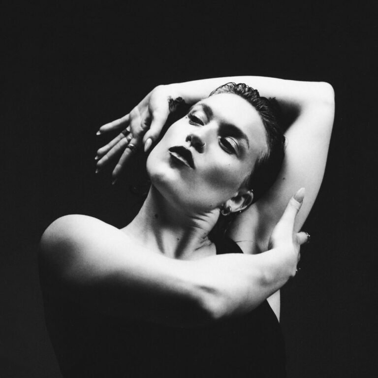 Molly Mogul’s ‘100 Things (That I’ve Been Meaning To Say)’ Review: Intimacy in Motion