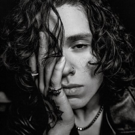 OXFLOYD Captures the Suffocating Side of Heartbreak on ‘Oxygen’