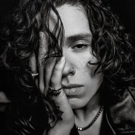 OXFLOYD Captures the Suffocating Side of Heartbreak on ‘Oxygen’