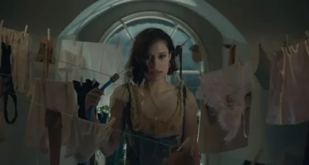 RAYE “Click Clack Symphony.” Meaning: The Sound That Pulls You Out of the Dark RAYE “Click Clack Symphony.” Meaning: The Sound That Pulls You Out of the Dark