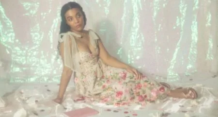 Ren Genevieve 'Museum' Review: The Moment Before It All Begins