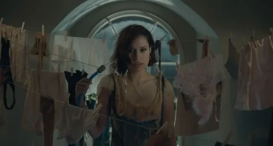 RAYE “Click Clack Symphony.” Meaning: The Sound That Pulls You Out of the Dark